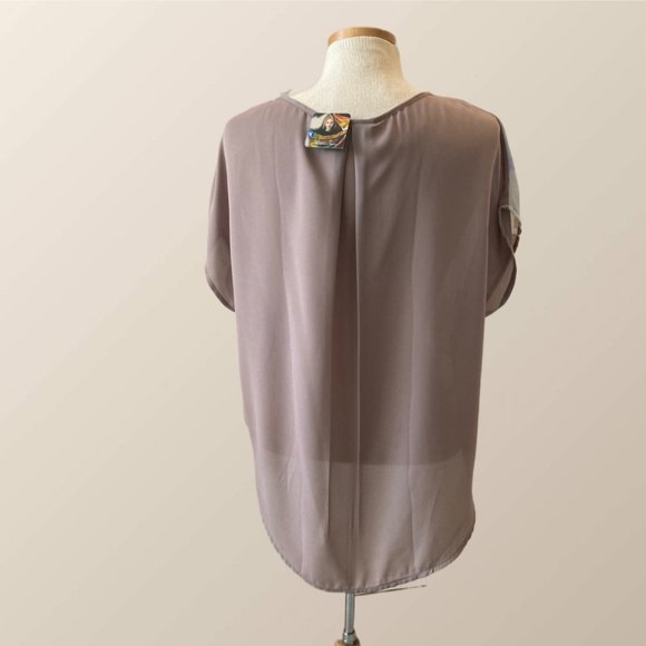 Mediterranean Abstract Art V‑Neck Blouse – Rare VIDA × Noora Elkoussy Collab - Picture 3 of 5